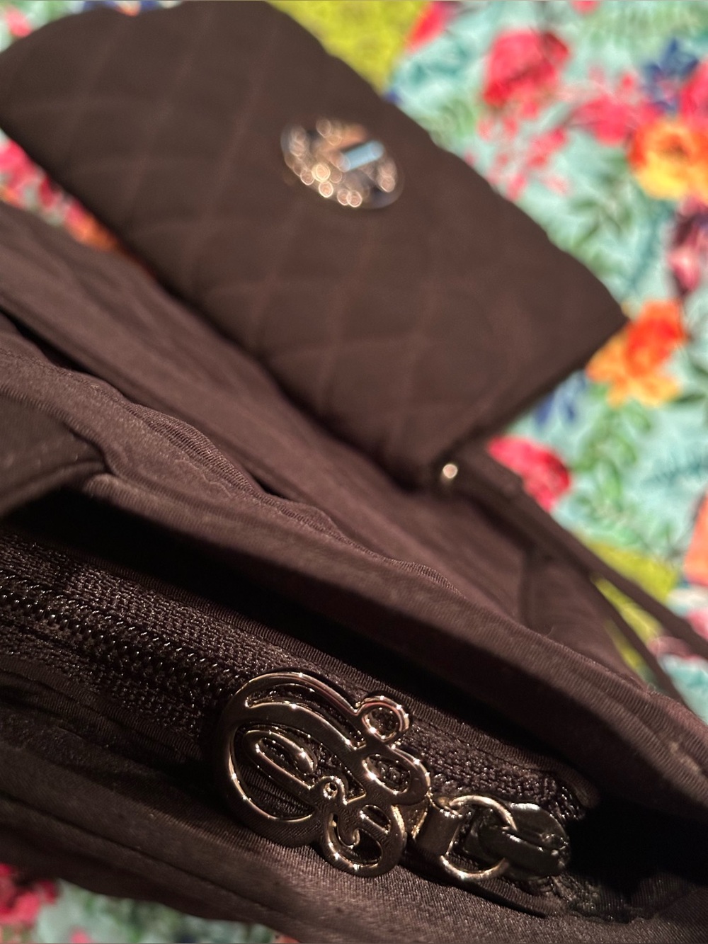 Vera Bradley Black Quilted Tote & Matching Wallet - Picture 6 of 7